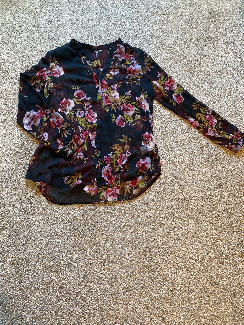 Kut from the Kloth Women’s Black Floral V-Neck Sheer Button Blouse Size Large